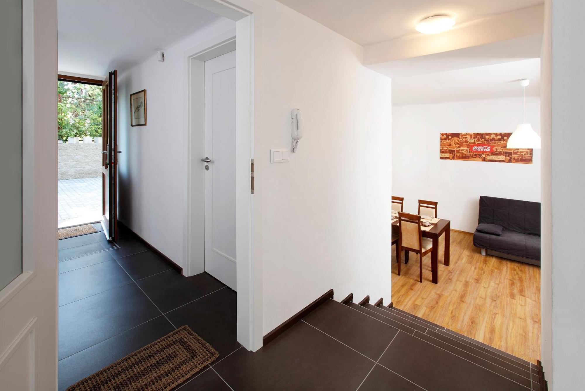 Villa Z - Apartment With Private Parking Brno Extérieur photo